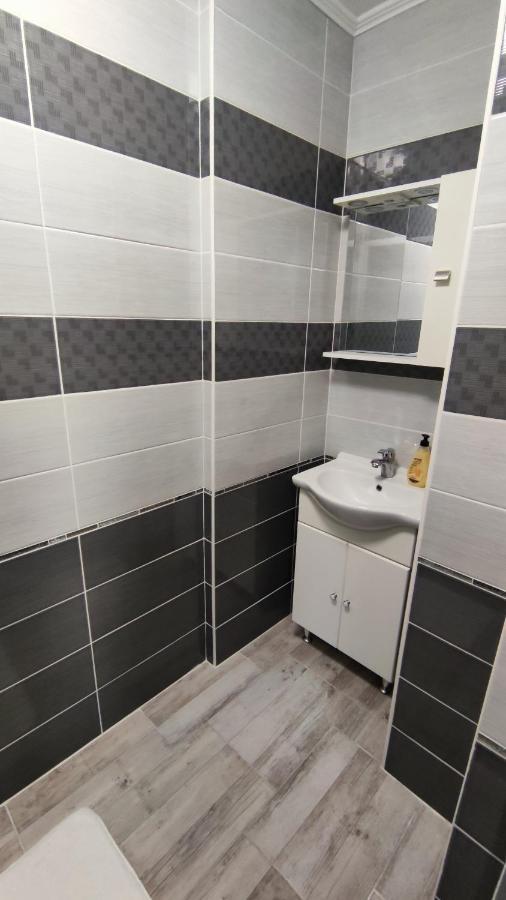 Freedom-Fehervar Apartman Szekesfehervar Bagian luar foto