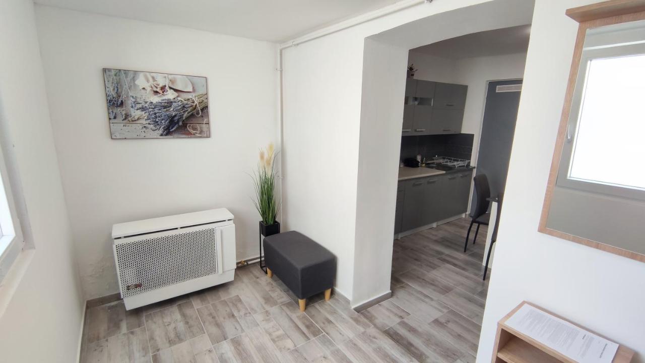 Freedom-Fehervar Apartman Szekesfehervar Bagian luar foto